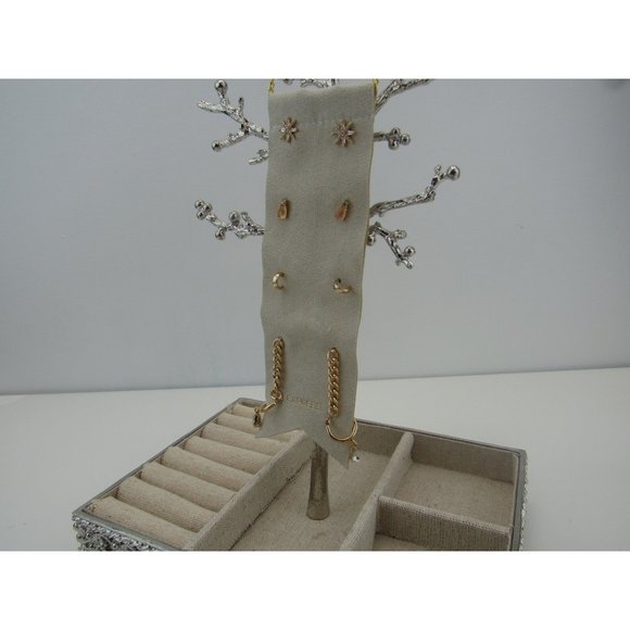 NEW WITH TAGS EXPRESS SET OF 5 SHINY GOLD EARRING SET - Picture 3 of 4